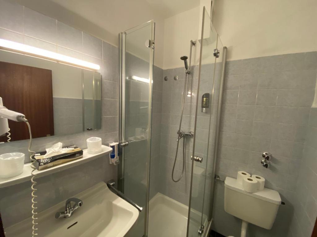 Taverna Hotel Roemerkrug هانوفر المظهر الخارجي الصورة